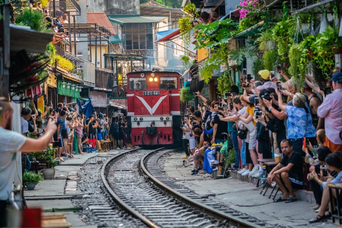 Descoperă Vietnamul - Ghid de Călătorie Complet Descoperă Vietnamul - Ghid de Călătorie Complet